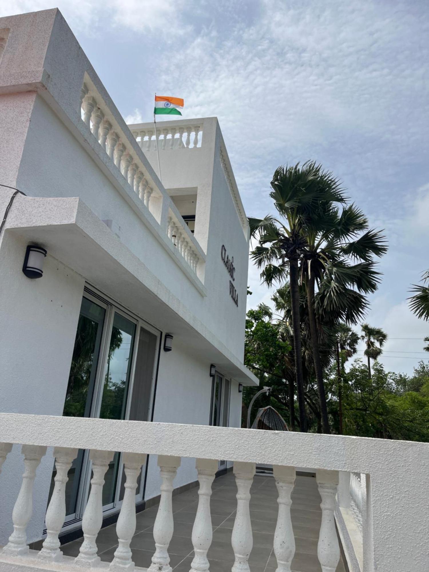 Classic Villa Pālghar Exterior foto